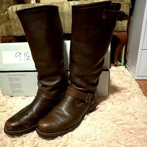 Frye Veronica brown leather boots